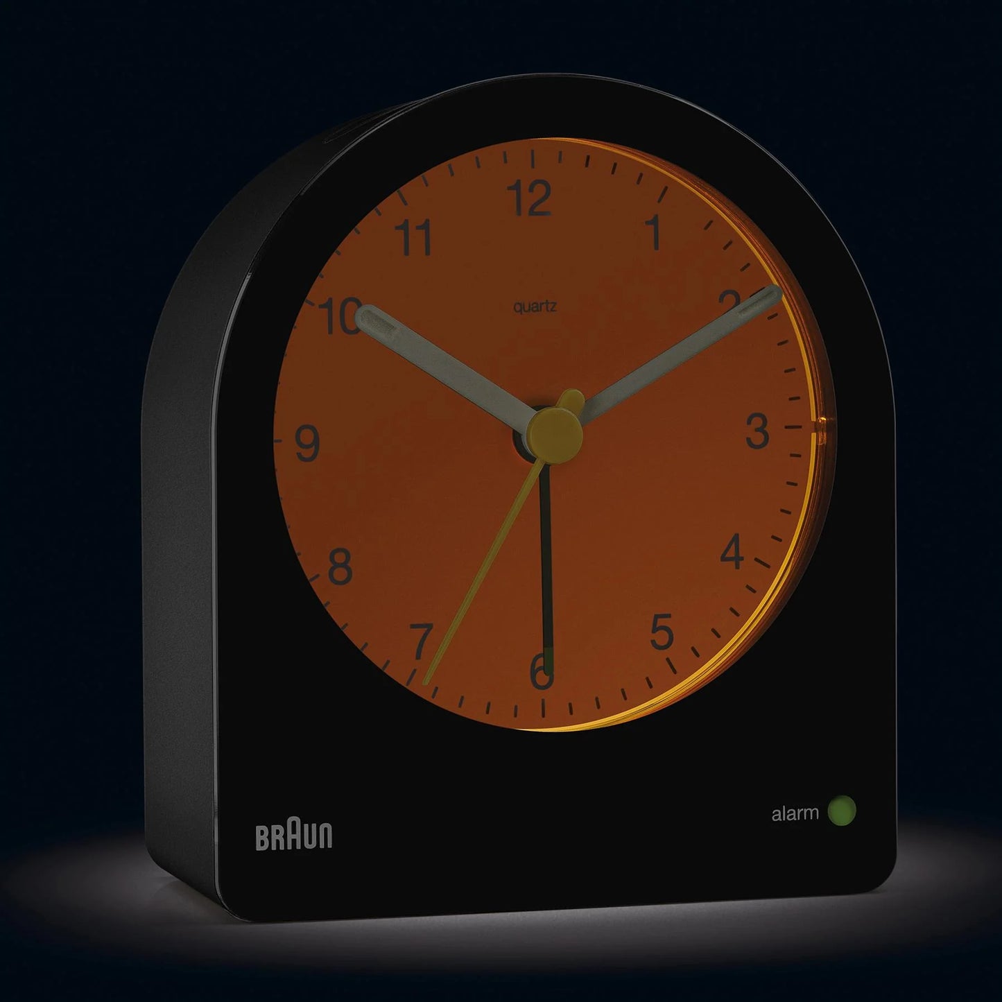 Braun BC22 Analogue Alarm Clock – Continuous Backlight & Quiet Quartz (Black)