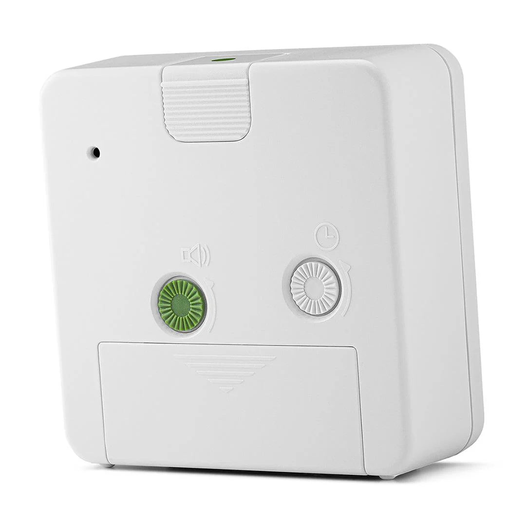 Braun BC03W Analogue Alarm Clock – Quiet Sweep Quartz & Luminous Hands (White)